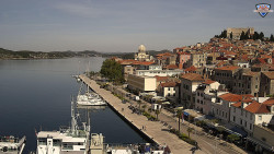 Nábřeží a město