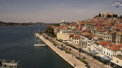 Nábřeží a město