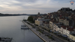 Nábřeží a město