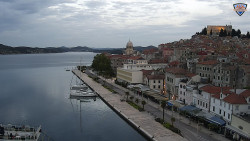 Nábřeží a město