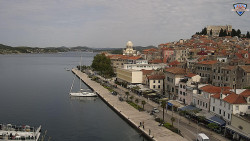 Nábřeží a město