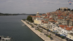 Nábřeží a město