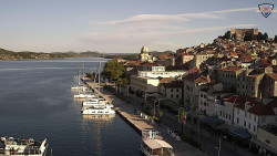 Nábřeží a město