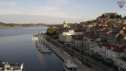 Nábřeží a město