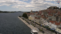 Nábřeží a město