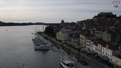 Nábřeží a město