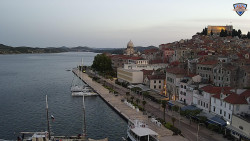 Nábřeží a město