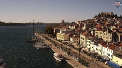 Uferpromenade und Stadt