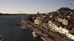 Uferpromenade und Stadt