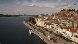 Uferpromenade und Stadt