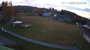 Obec Benecko - Dětský park - 1.11.2025 v 06:45 Obec Benecko - Dětský park - 1.11.2025 v 06:45