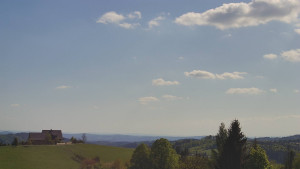 Skiareál Troják - Troják, Maruška - parkoviště - 1.5.2025 v 16:03 Skiareál Troják - Troják, Maruška - parkoviště - 1.5.2025 v 16:03