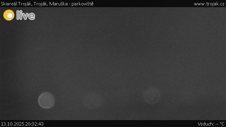 Skiareál Troják - Troják, Maruška - parkoviště - 13.10.2025 v 20:32 Skiareál Troják - Troják, Maruška - parkoviště - 13.10.2025 v 20:32