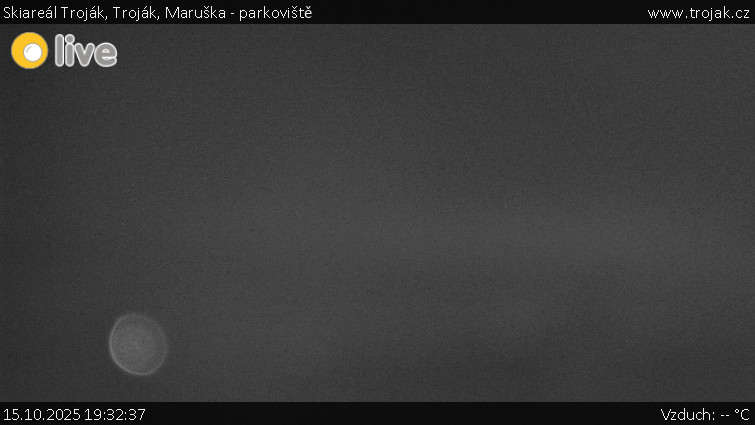 Skiareál Troják - Troják, Maruška - parkoviště - 15.10.2025 v 19:32 Skiareál Troják - Troják, Maruška - parkoviště - 15.10.2025 v 19:32