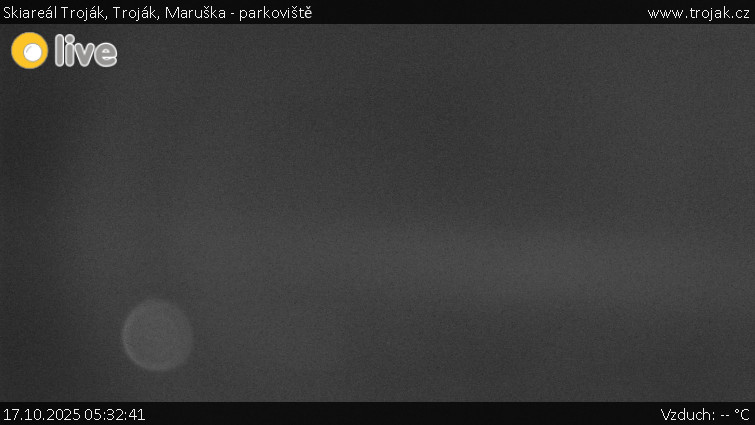 Skiareál Troják - Troják, Maruška - parkoviště - 17.10.2025 v 05:32 Skiareál Troják - Troják, Maruška - parkoviště - 17.10.2025 v 05:32