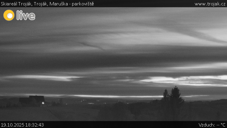 Skiareál Troják - Troják, Maruška - parkoviště - 19.10.2025 v 18:32 Skiareál Troják - Troják, Maruška - parkoviště - 19.10.2025 v 18:32