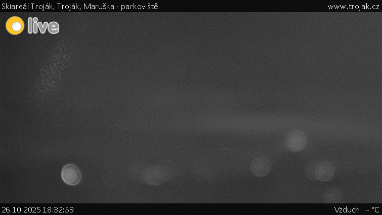 Skiareál Troják - Troják, Maruška - parkoviště - 26.10.2025 v 18:32 Skiareál Troják - Troják, Maruška - parkoviště - 26.10.2025 v 18:32