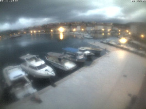 Město Cres - Přístav Cres - 3.11.2025 v 06:31 Město Cres - Přístav Cres - 3.11.2025 v 06:31