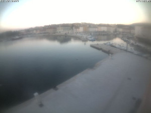 Město Cres - Přístav Cres - 15.12.2025 v 07:46 Město Cres - Přístav Cres - 15.12.2025 v 07:46