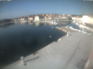 Město Cres - Přístav Cres - 15.12.2025 v 11:16 Město Cres - Přístav Cres - 15.12.2025 v 11:16