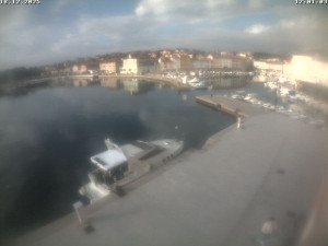 Město Cres - Přístav Cres - 18.12.2025 v 12:01 Město Cres - Přístav Cres - 18.12.2025 v 12:01