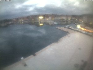 Město Cres - Přístav Cres - 23.12.2025 v 07:31 Město Cres - Přístav Cres - 23.12.2025 v 07:31