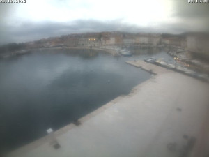 Město Cres - Přístav Cres - 23.12.2025 v 08:16 Město Cres - Přístav Cres - 23.12.2025 v 08:16