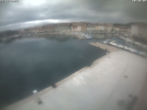 Město Cres - Přístav Cres - 23.12.2025 v 10:46 Město Cres - Přístav Cres - 23.12.2025 v 10:46