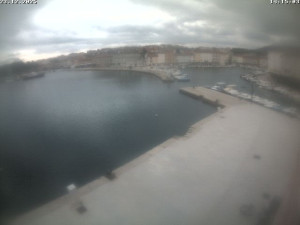 Město Cres - Přístav Cres - 23.12.2025 v 14:16 Město Cres - Přístav Cres - 23.12.2025 v 14:16