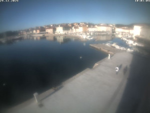 Město Cres - Přístav Cres - 29.12.2025 v 10:02 Město Cres - Přístav Cres - 29.12.2025 v 10:02