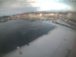 Město Cres - Přístav Cres - 16.2.2026 v 08:03 Město Cres - Přístav Cres - 16.2.2026 v 08:03