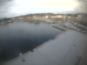 Město Cres - Přístav Cres - 21.2.2026 v 08:17 Město Cres - Přístav Cres - 21.2.2026 v 08:17