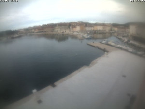 Město Cres - Přístav Cres - 21.2.2026 v 08:32 Město Cres - Přístav Cres - 21.2.2026 v 08:32