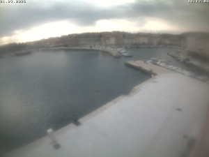 Město Cres - Přístav Cres - 21.3.2026 v 16:17 Město Cres - Přístav Cres - 21.3.2026 v 16:17