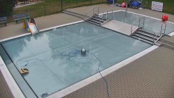 Wading pool
