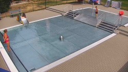 Wading pool