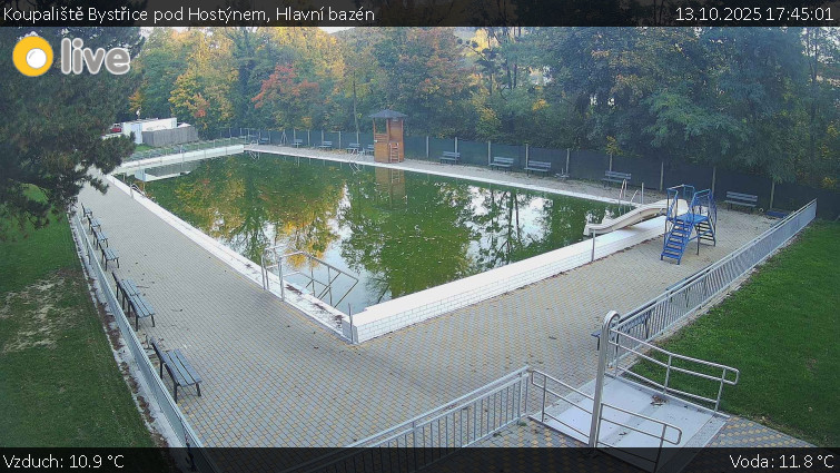 Koupaliště Bystřice pod Hostýnem - Hlavní bazén - 13.10.2025 v 17:45 Koupaliště Bystřice pod Hostýnem - Hlavní bazén - 13.10.2025 v 17:45