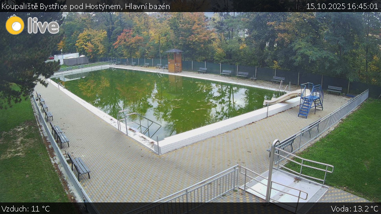 Koupaliště Bystřice pod Hostýnem - Hlavní bazén - 15.10.2025 v 16:45 Koupaliště Bystřice pod Hostýnem - Hlavní bazén - 15.10.2025 v 16:45