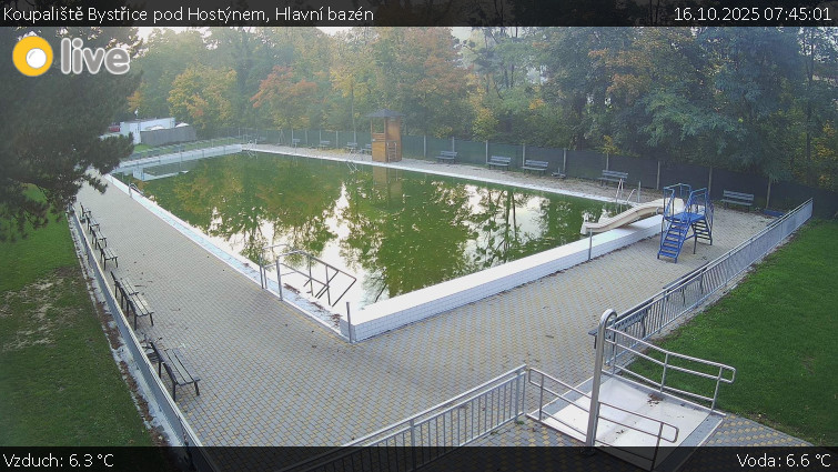 Koupaliště Bystřice pod Hostýnem - Hlavní bazén - 16.10.2025 v 07:45 Koupaliště Bystřice pod Hostýnem - Hlavní bazén - 16.10.2025 v 07:45