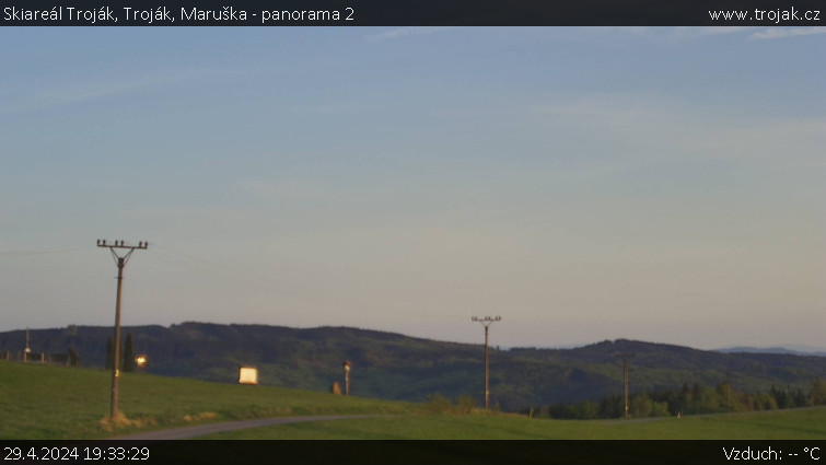 Skiareál Troják - Troják, Maruška - panorama 2 - 29.4.2024 v 19:33