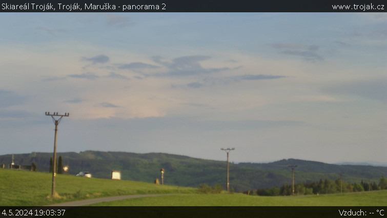 Skiareál Troják - Troják, Maruška - panorama 2 - 4.5.2024 v 19:03