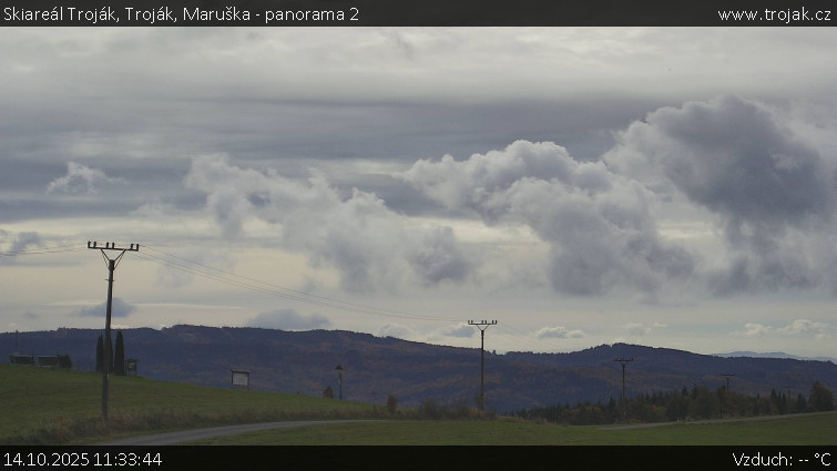 Skiareál Troják - Troják, Maruška - panorama 2 - 14.10.2025 v 11:33 Skiareál Troják - Troják, Maruška - panorama 2 - 14.10.2025 v 11:33
