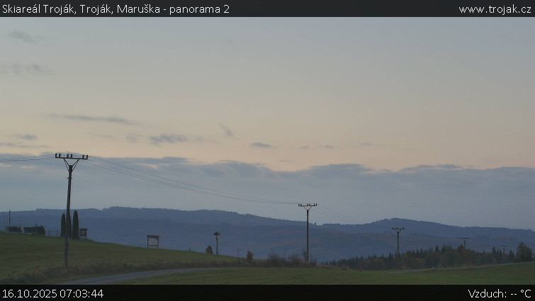 Skiareál Troják - Troják, Maruška - panorama 2 - 16.10.2025 v 07:03 Skiareál Troják - Troják, Maruška - panorama 2 - 16.10.2025 v 07:03