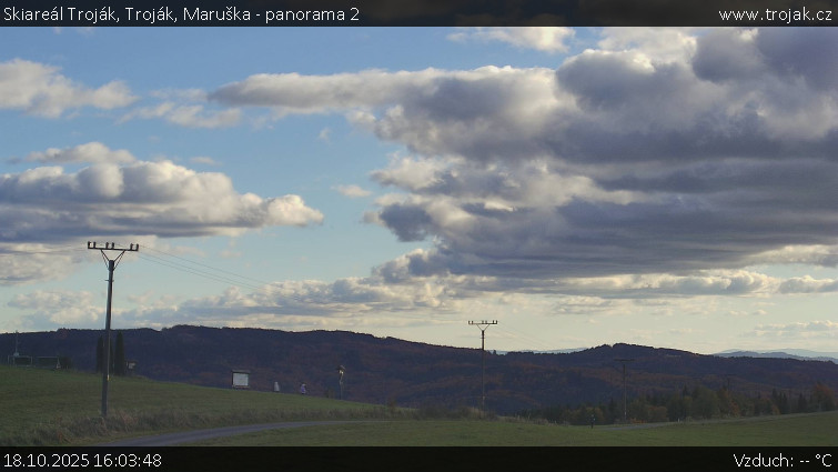 Skiareál Troják - Troják, Maruška - panorama 2 - 18.10.2025 v 16:03 Skiareál Troják - Troják, Maruška - panorama 2 - 18.10.2025 v 16:03