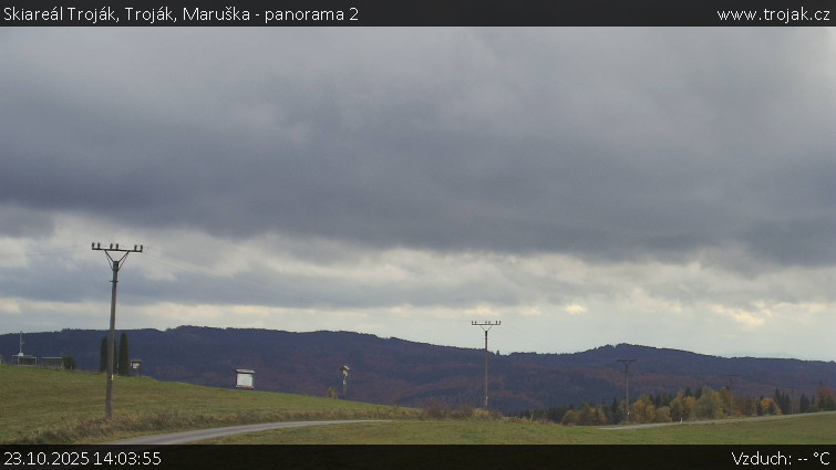 Skiareál Troják - Troják, Maruška - panorama 2 - 23.10.2025 v 14:03 Skiareál Troják - Troják, Maruška - panorama 2 - 23.10.2025 v 14:03
