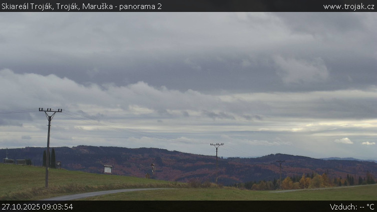 Skiareál Troják - Troják, Maruška - panorama 2 - 27.10.2025 v 09:03 Skiareál Troják - Troják, Maruška - panorama 2 - 27.10.2025 v 09:03