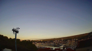 Městečko Milna - ACI Marina Milna - 12.12.2025 v 07:45 Městečko Milna - ACI Marina Milna - 12.12.2025 v 07:45