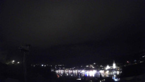 Městečko Milna - ACI Marina Milna - 6.1.2026 v 21:45 Městečko Milna - ACI Marina Milna - 6.1.2026 v 21:45