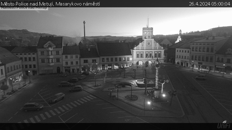 Město Police nad Metují - Masarykovo náměstí - 26.4.2024 v 05:00