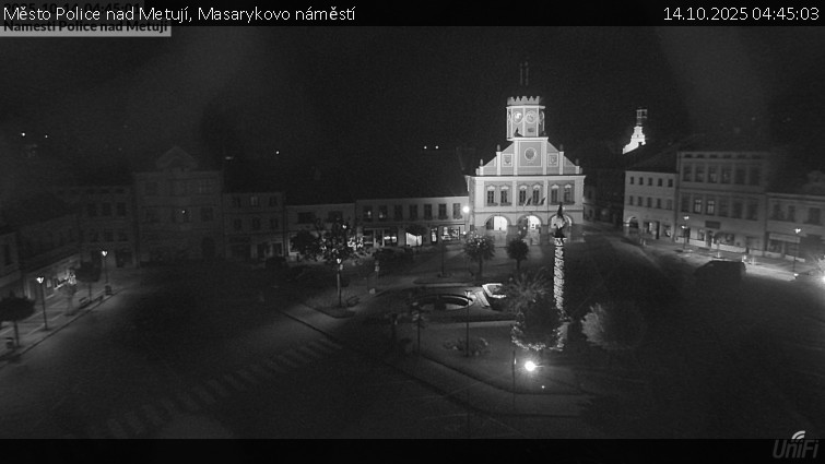 Město Police nad Metují - Masarykovo náměstí - 14.10.2025 v 04:45 Město Police nad Metují - Masarykovo náměstí - 14.10.2025 v 04:45